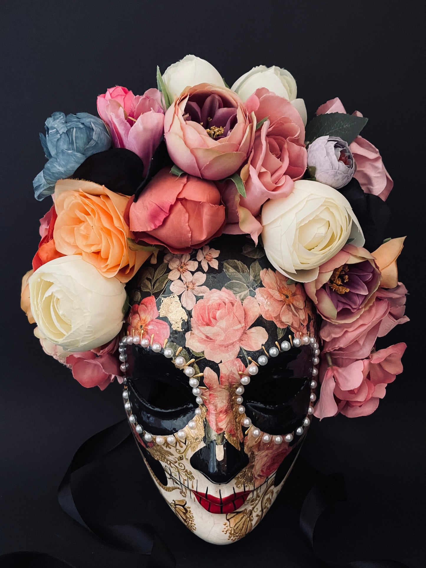 Catrina mask with pink roses