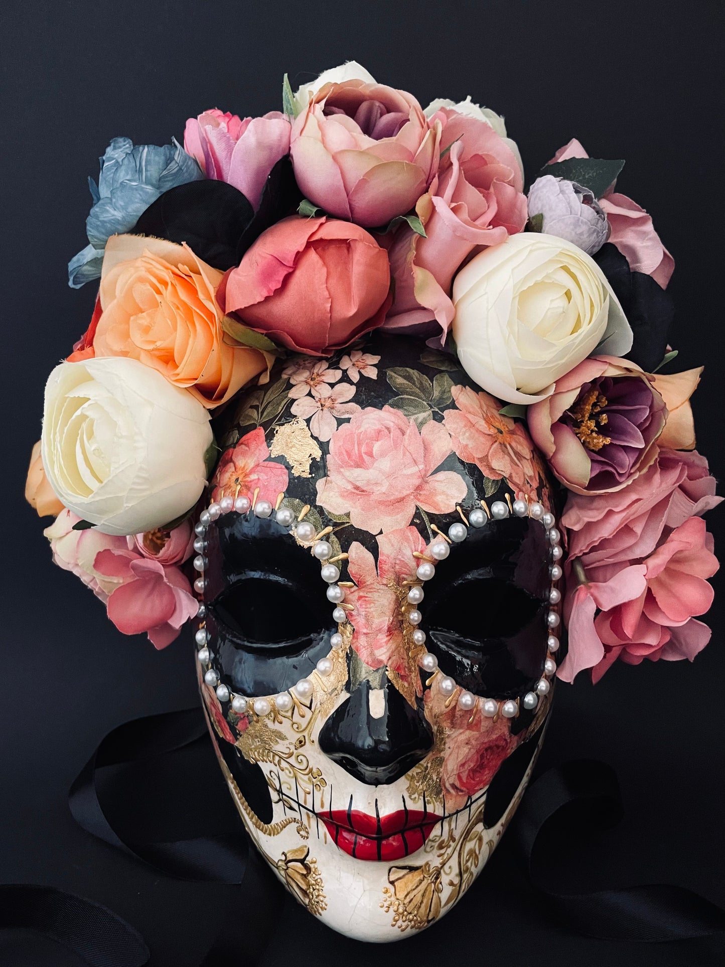 Catrina mask with pink roses