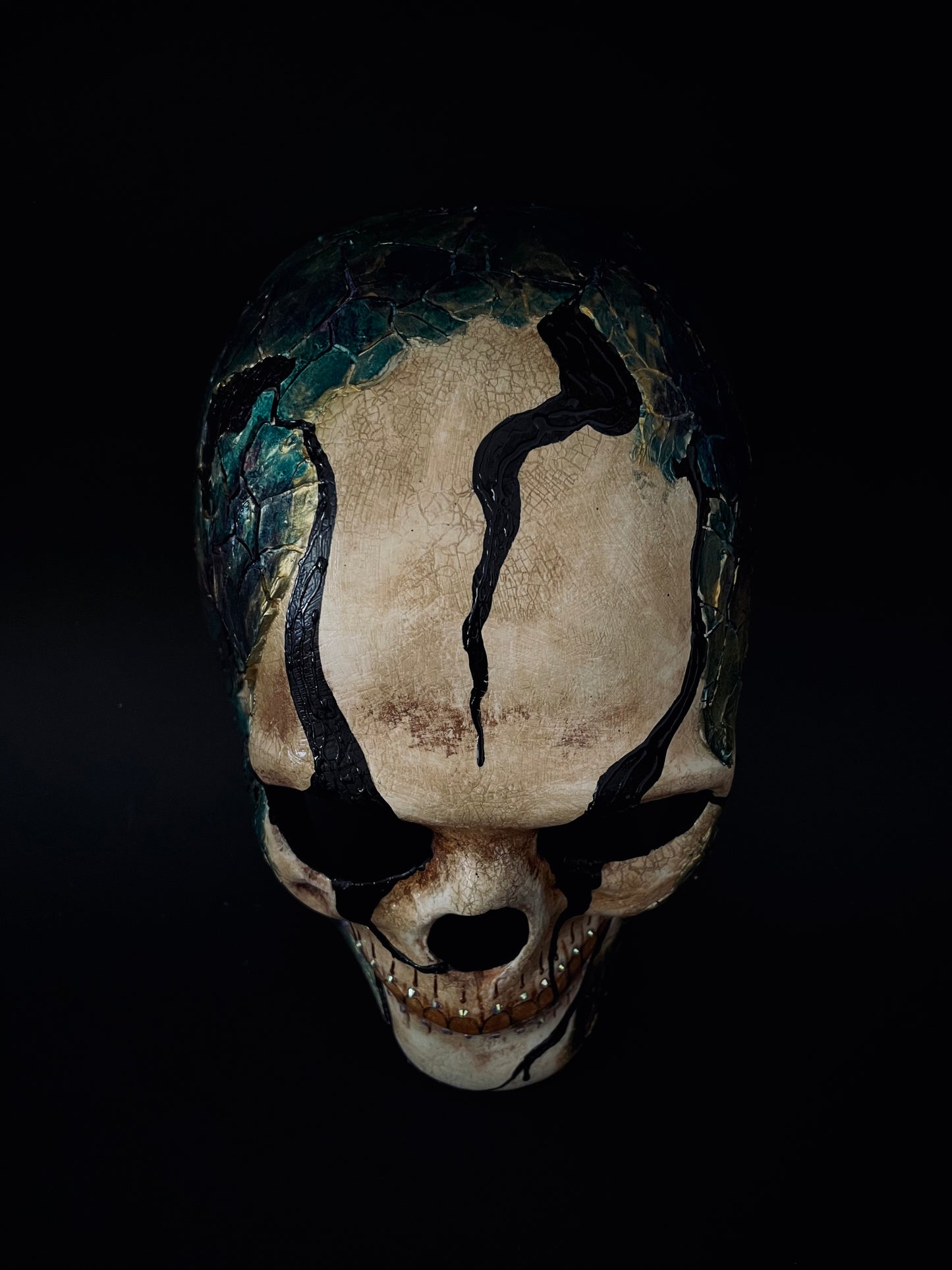 Skull mask.