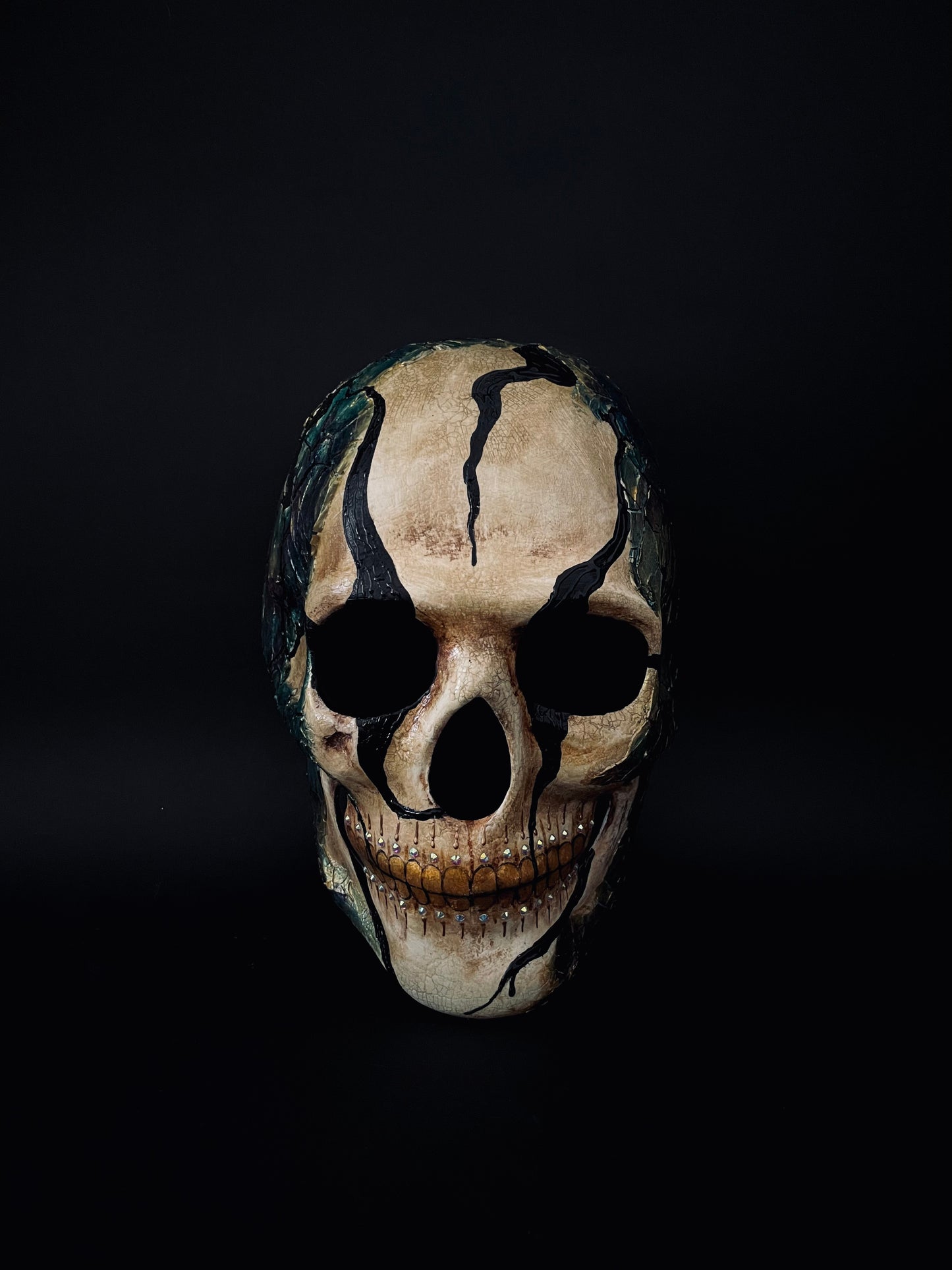 Skull mask.