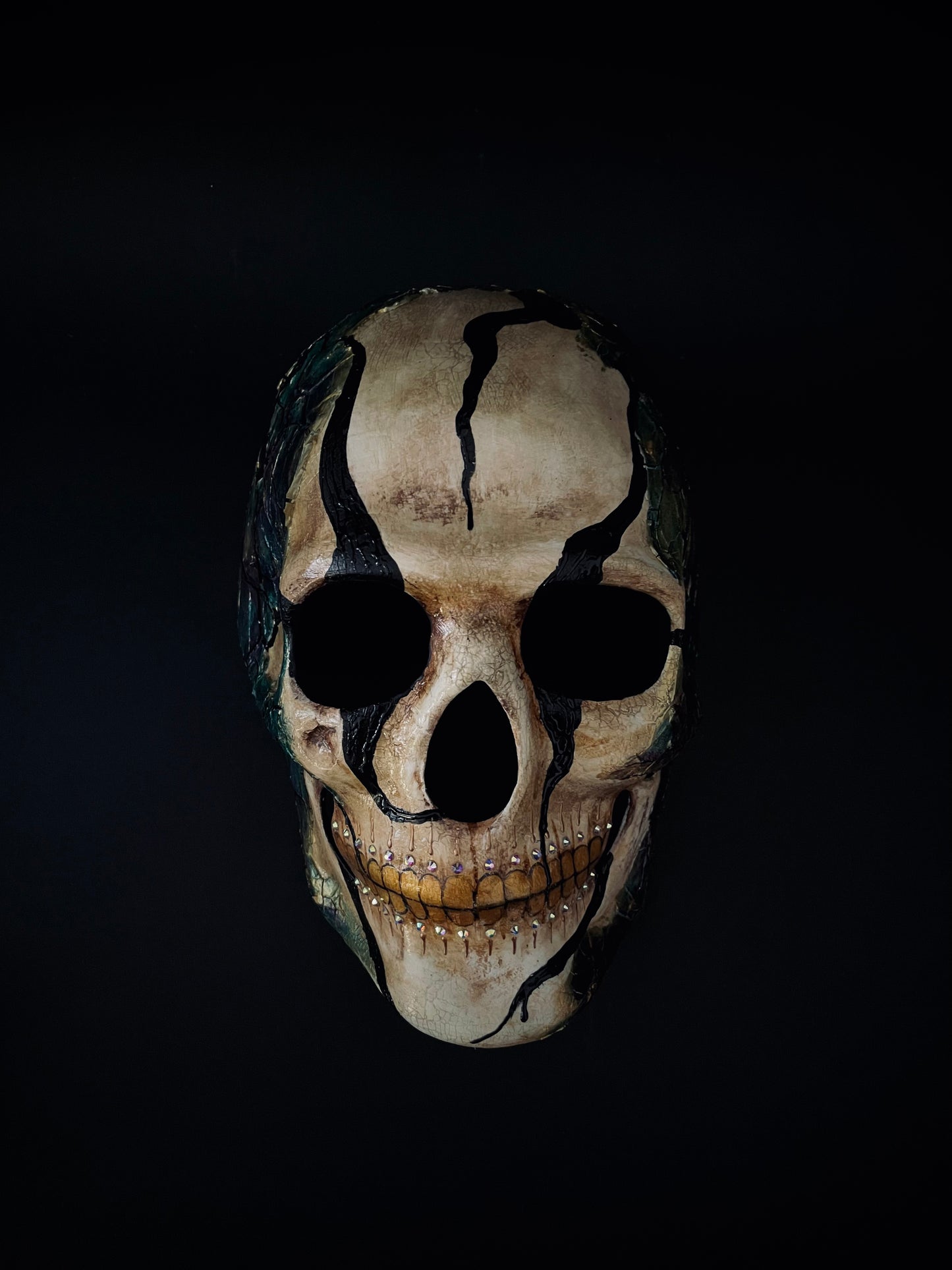 Skull mask.