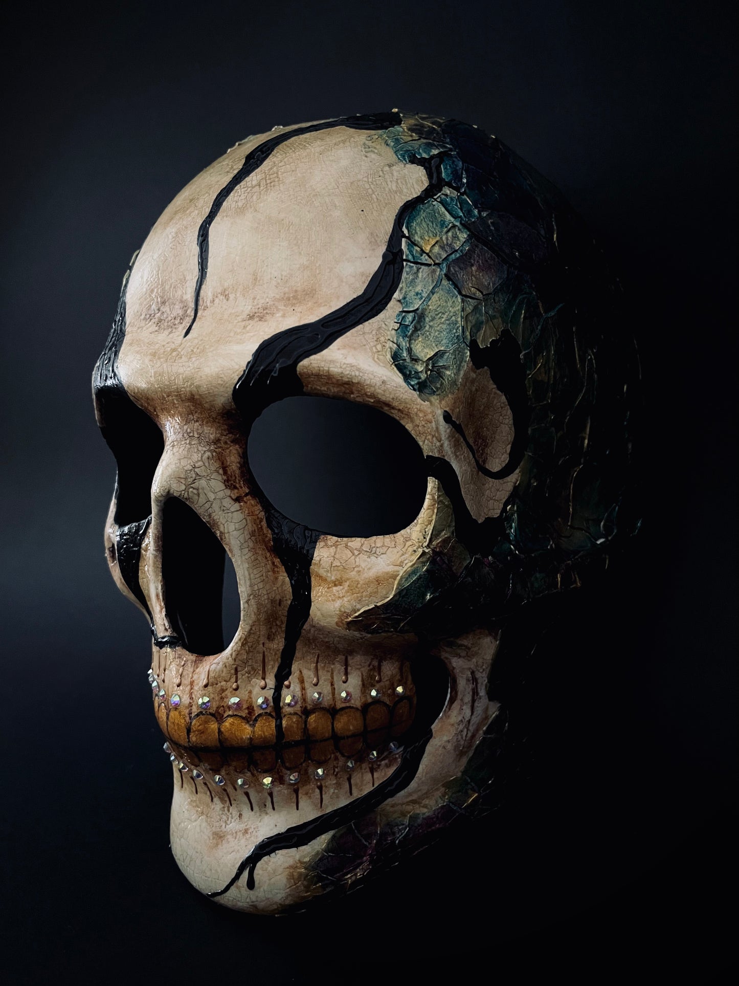 Skull mask.