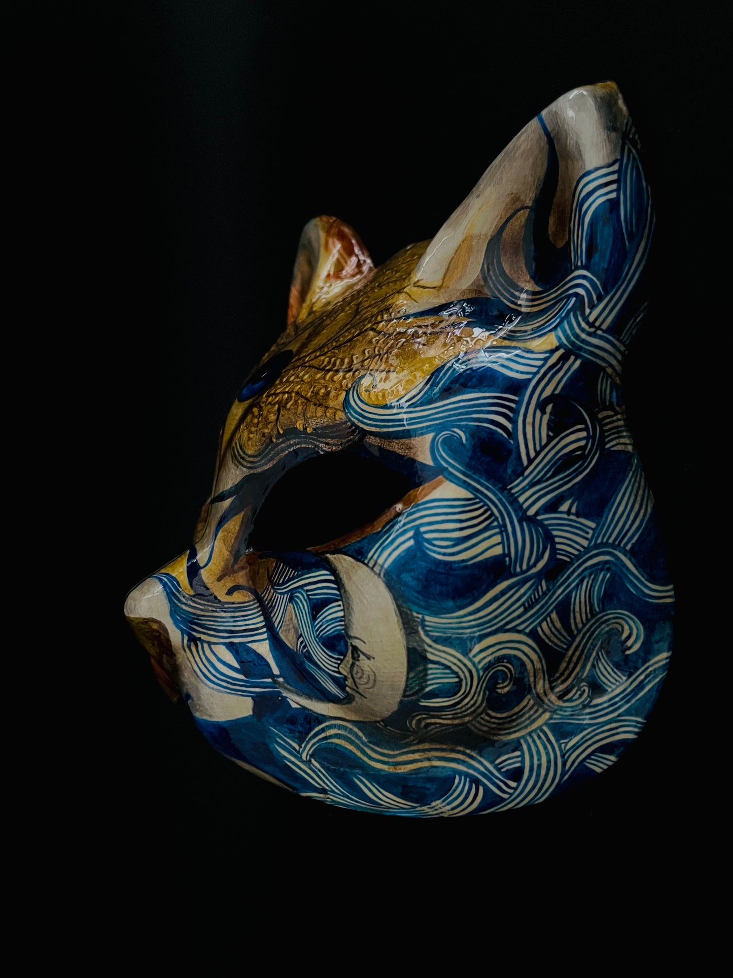 Magic cat mask.