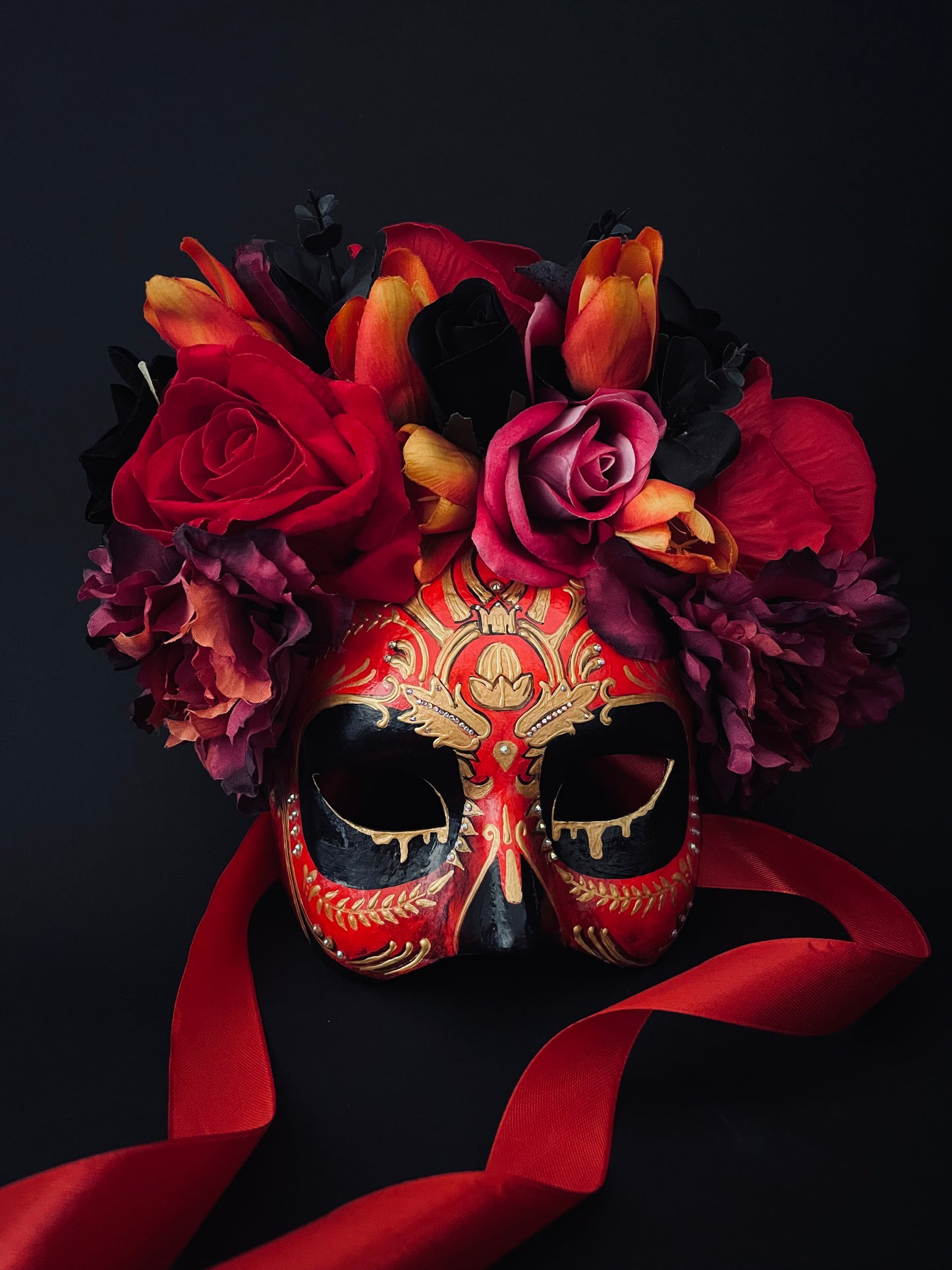 Red couple’s masks. Day of the dead couple