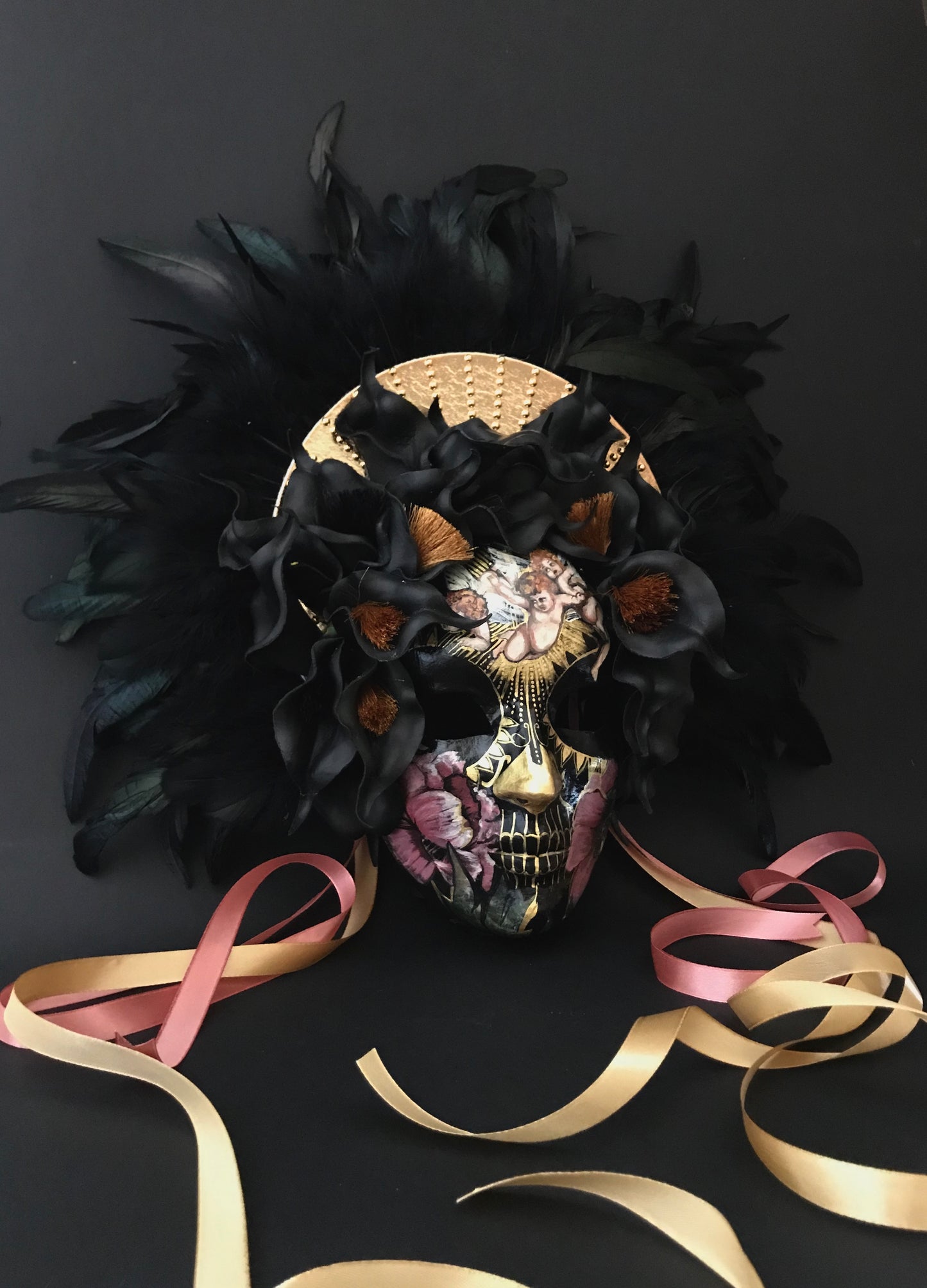 Catrina mask with black feathers