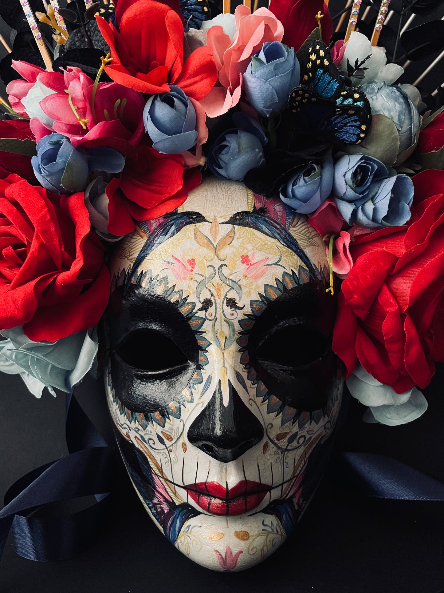 Catrina mask with hummingbirds