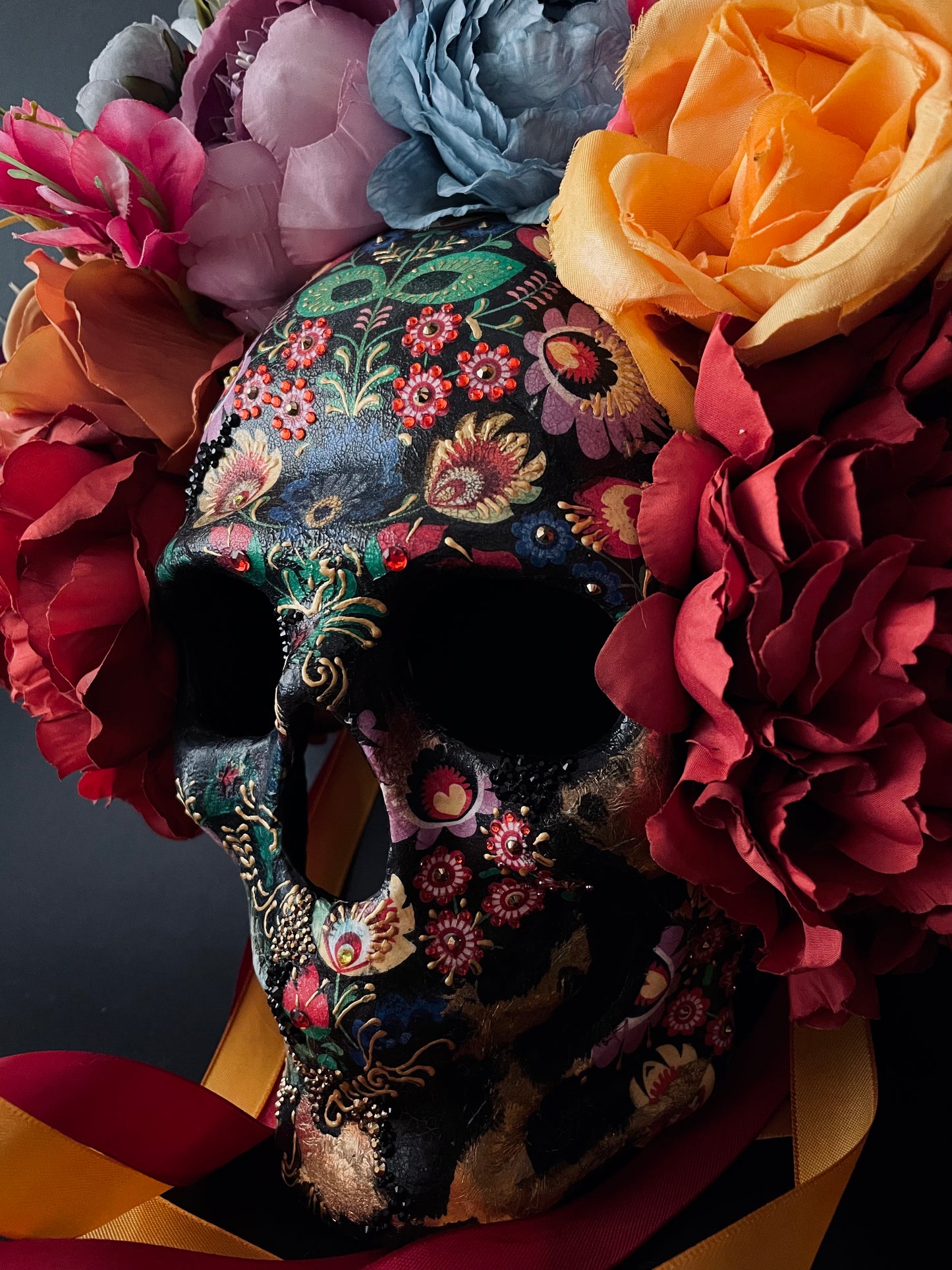 Santa Muerte mask. Skull mask with flowers