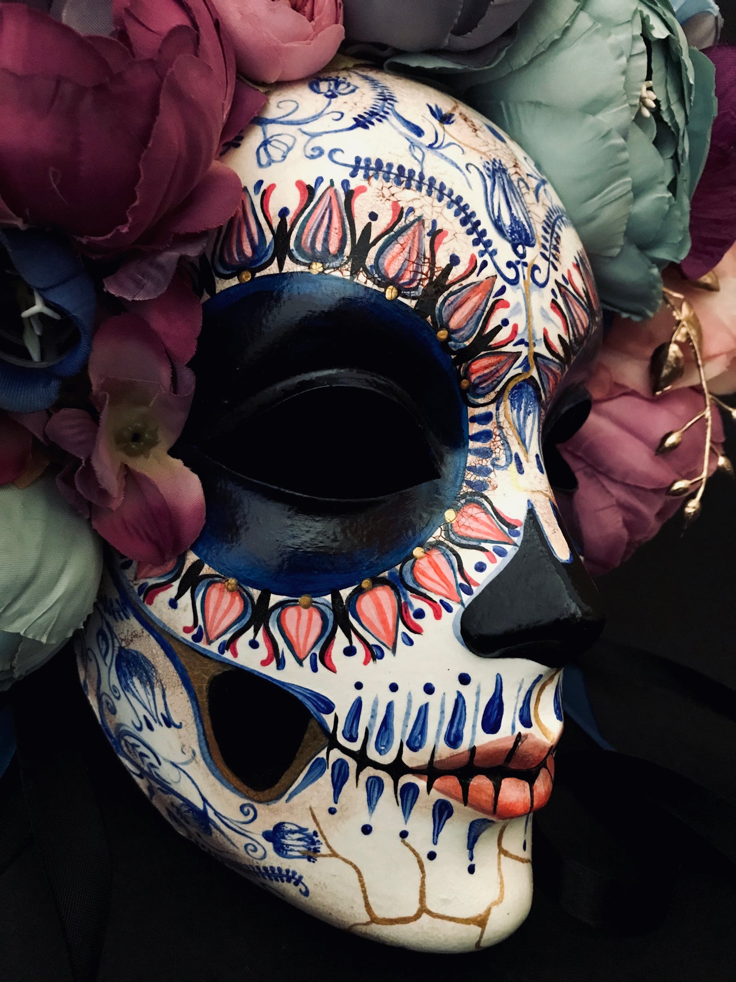 Catrina mask with peonies