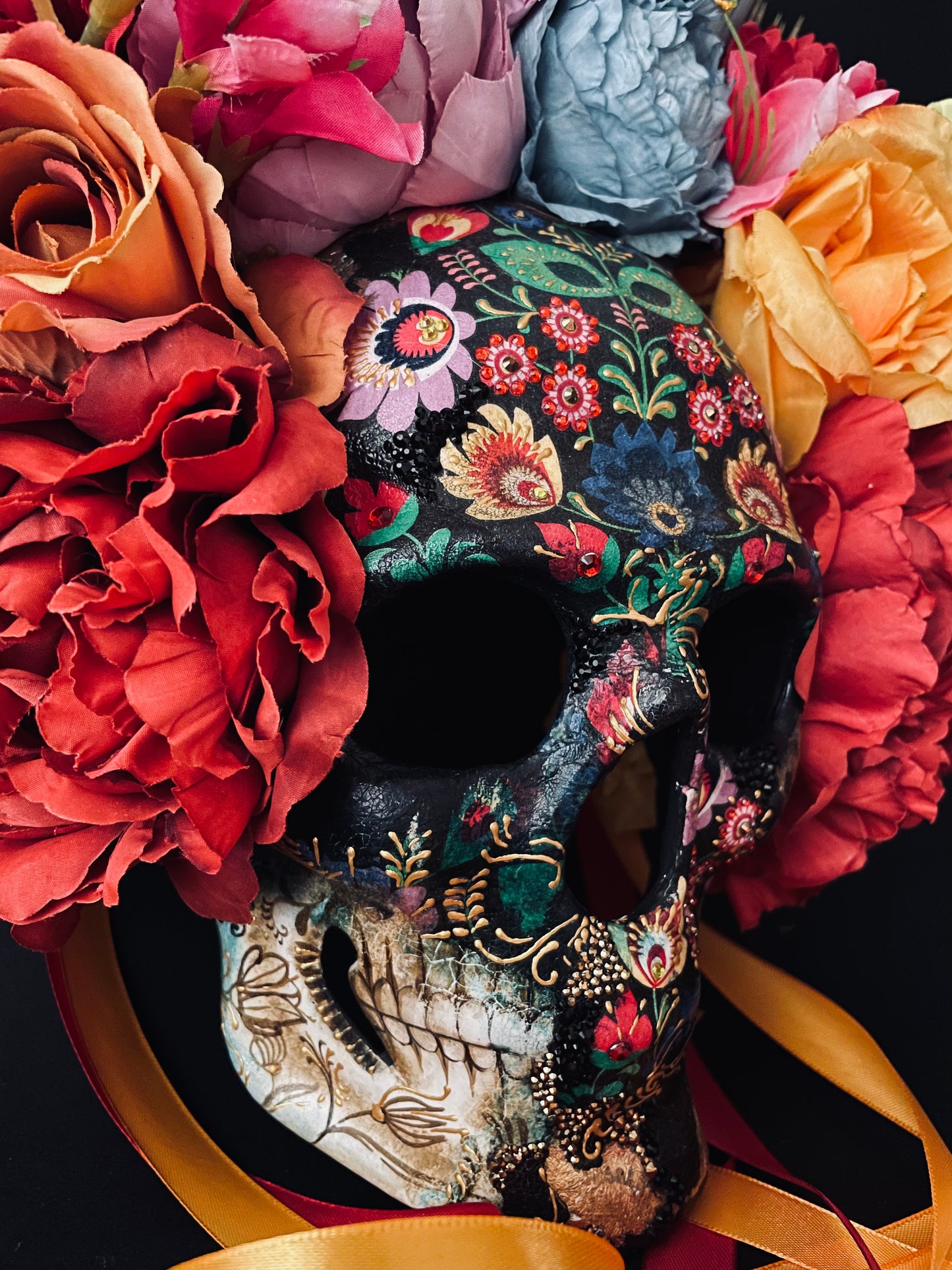 Santa Muerte mask. Skull mask with flowers