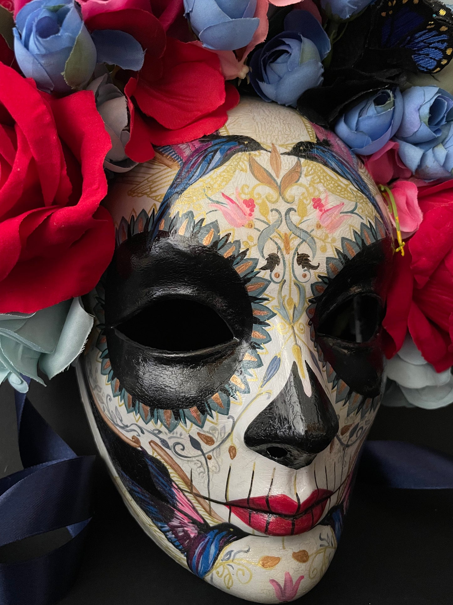 Catrina mask with hummingbirds