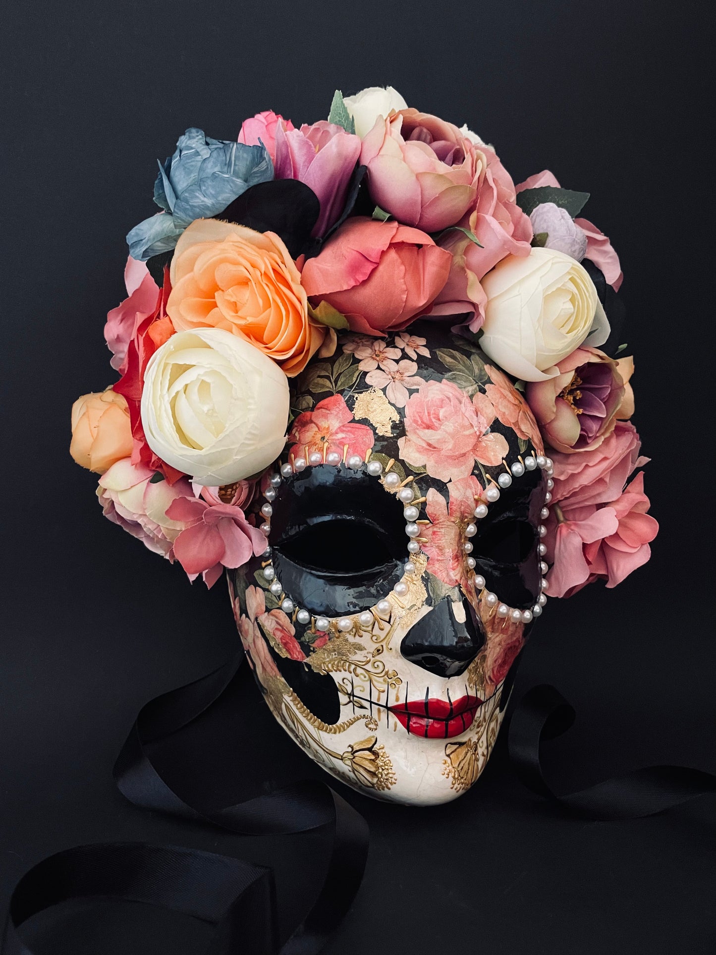 Catrina mask with pink roses