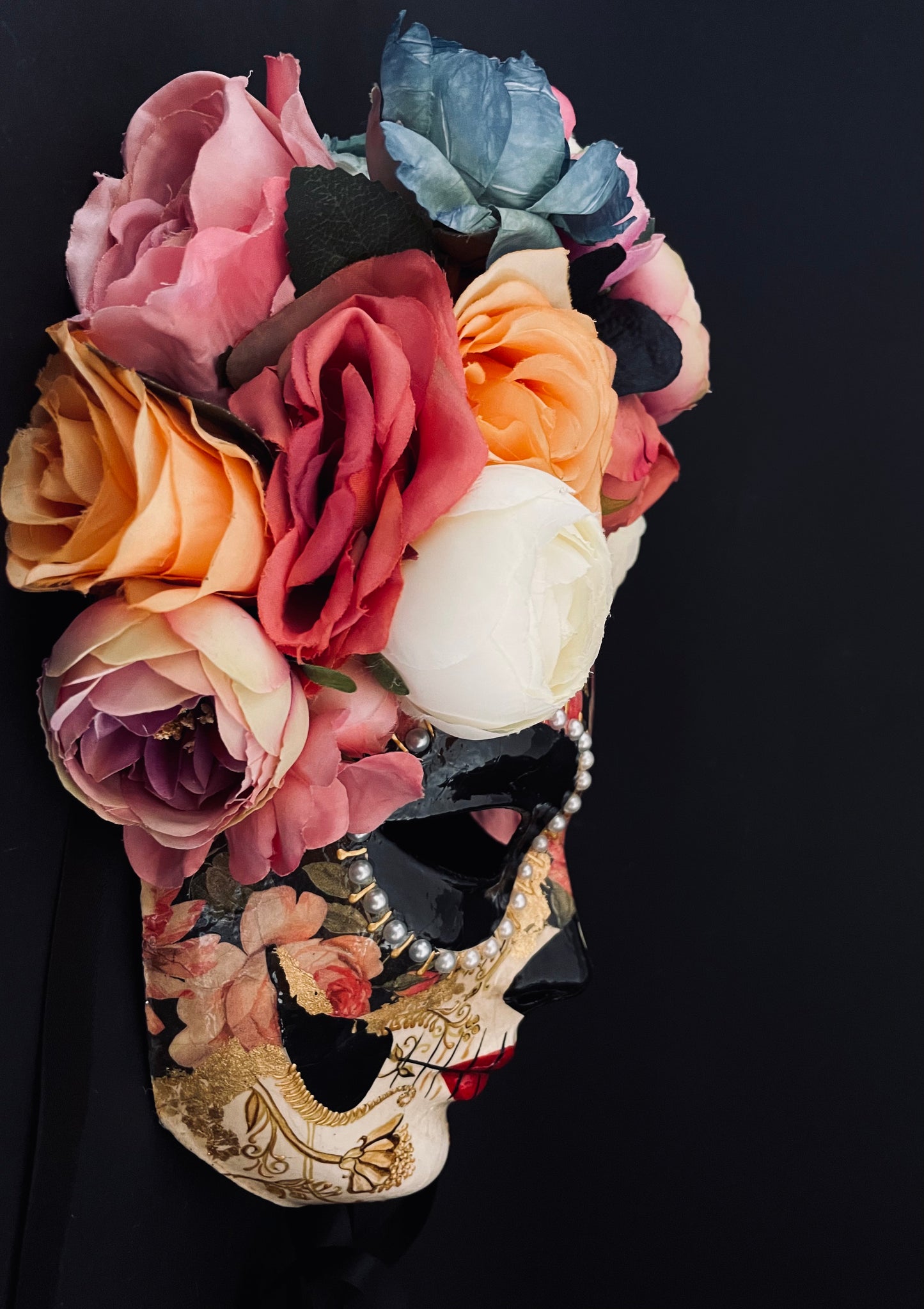 Catrina mask with pink roses