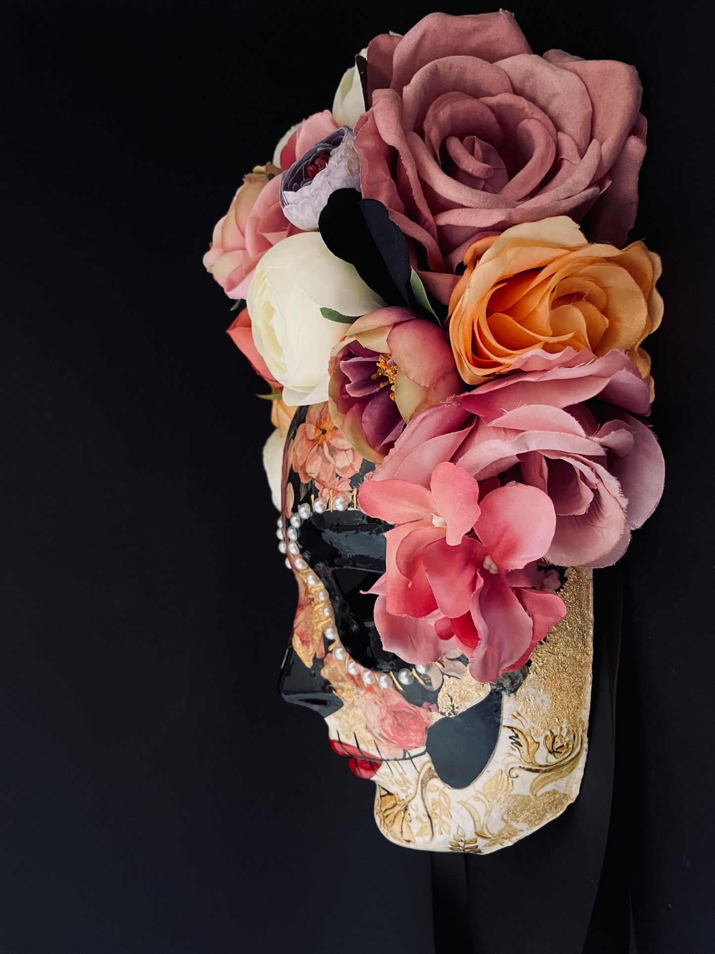 Catrina mask with pink roses