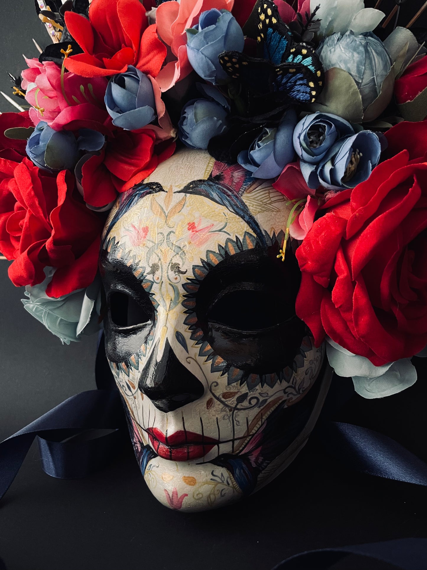 Catrina mask with hummingbirds