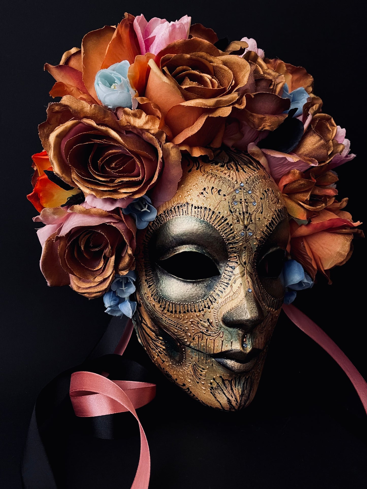 Gold Catrina with roses