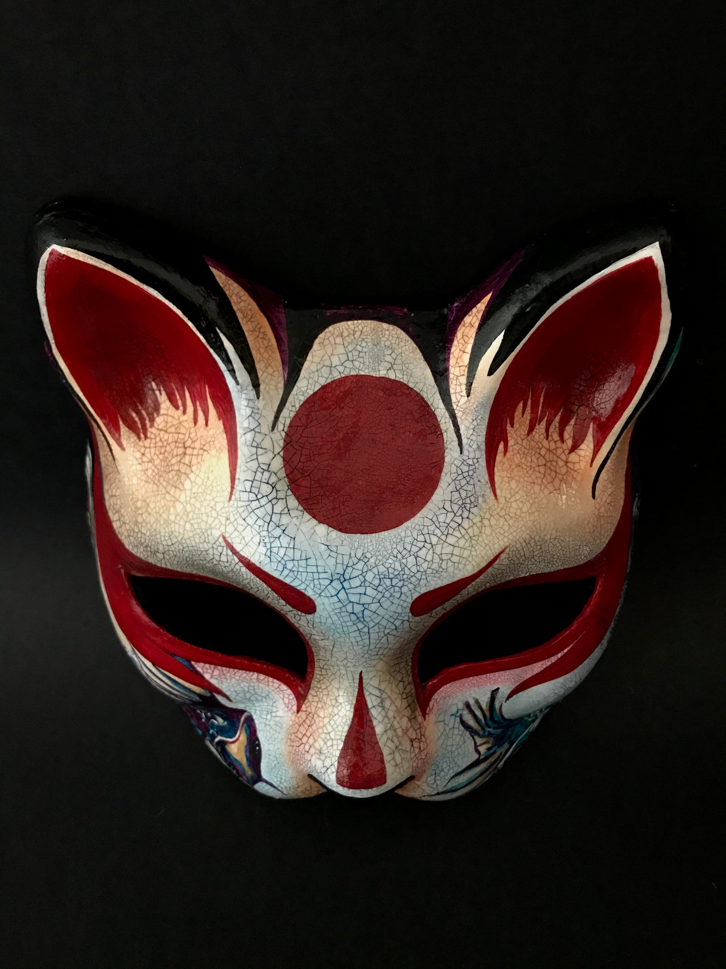 Kitsune mask with fish