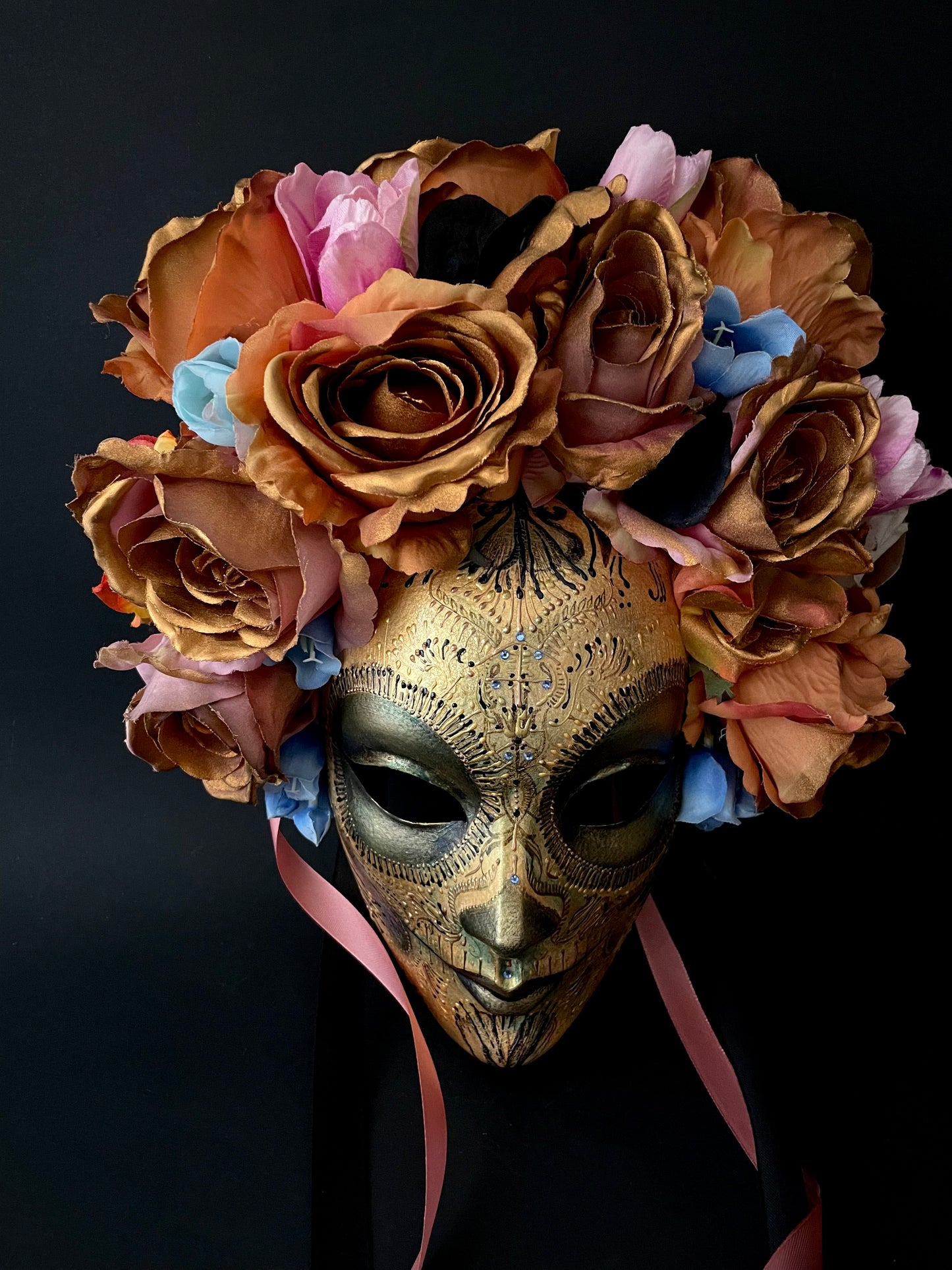 Gold Catrina with roses