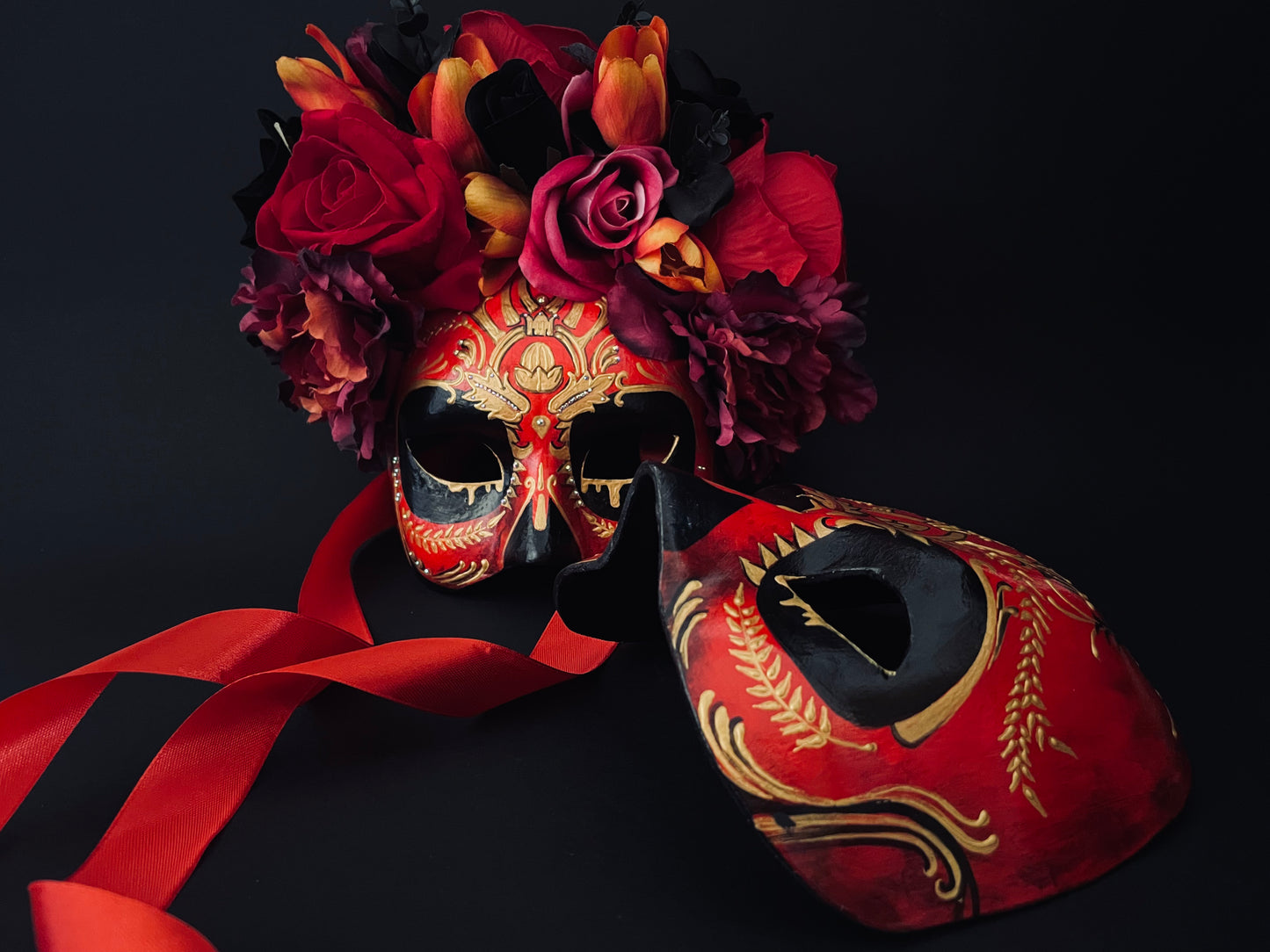 Red couple’s masks. Day of the dead couple