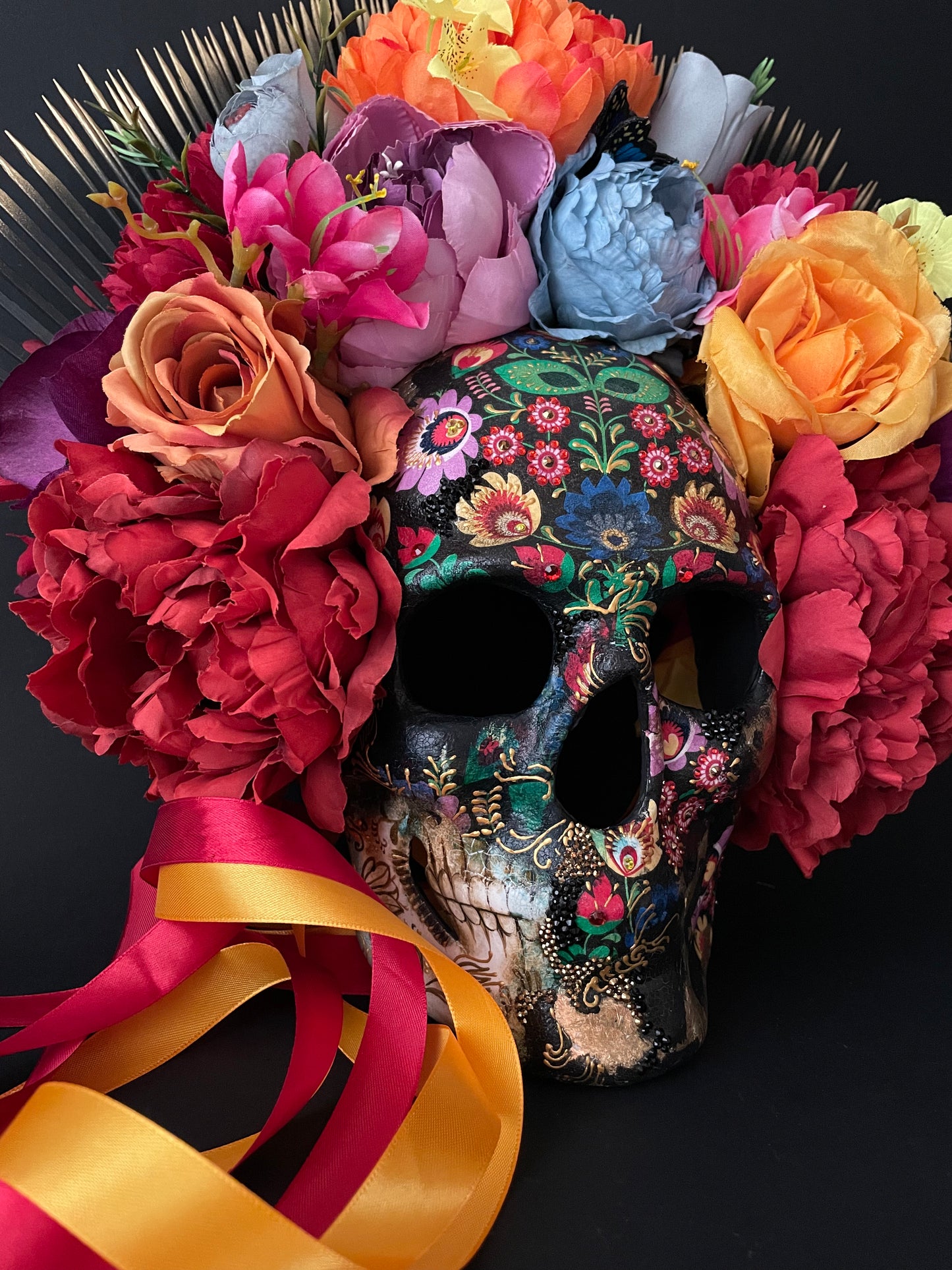 Santa Muerte mask. Skull mask with flowers