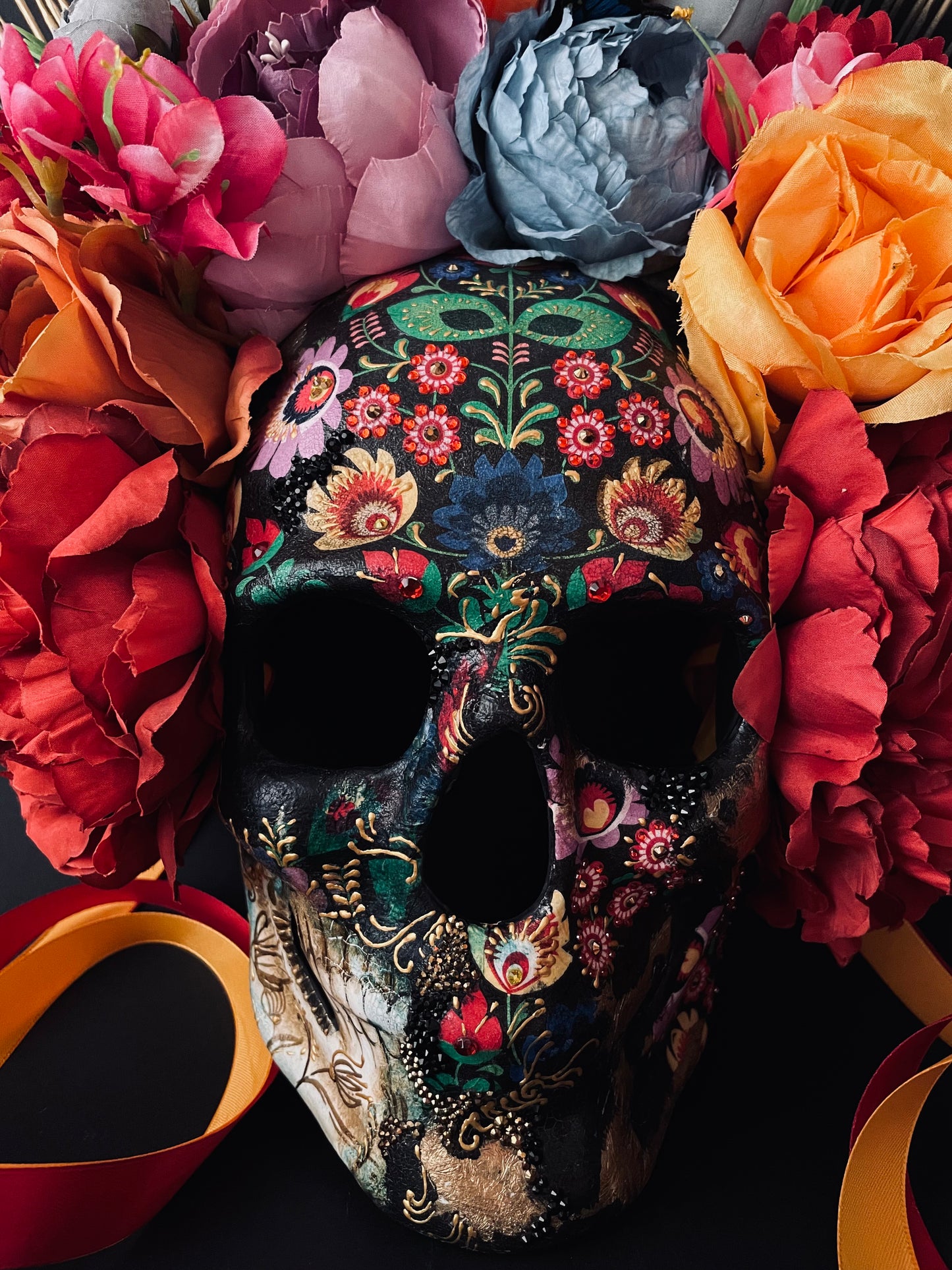 Santa Muerte mask. Skull mask with flowers