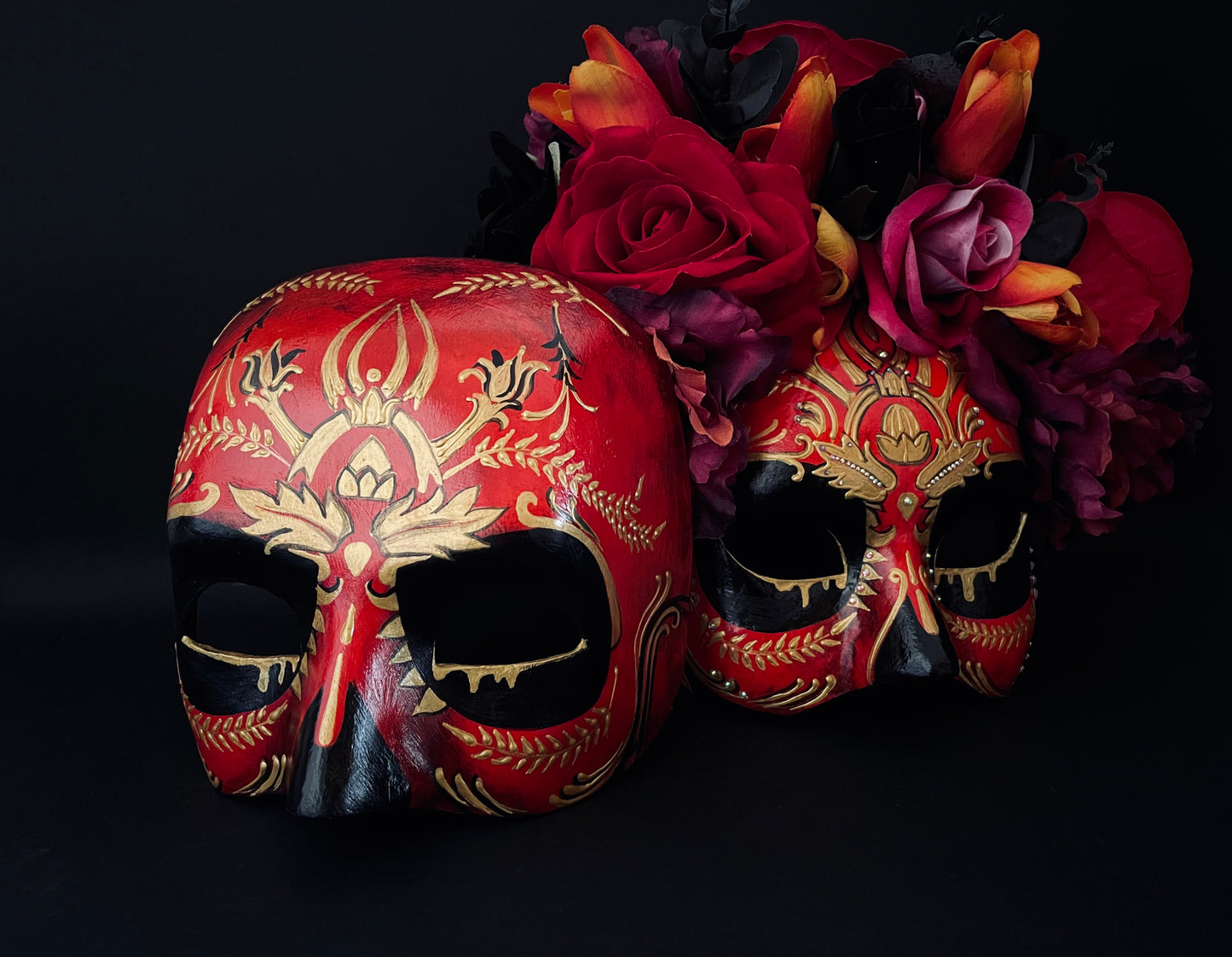 Red couple’s masks. Day of the dead couple