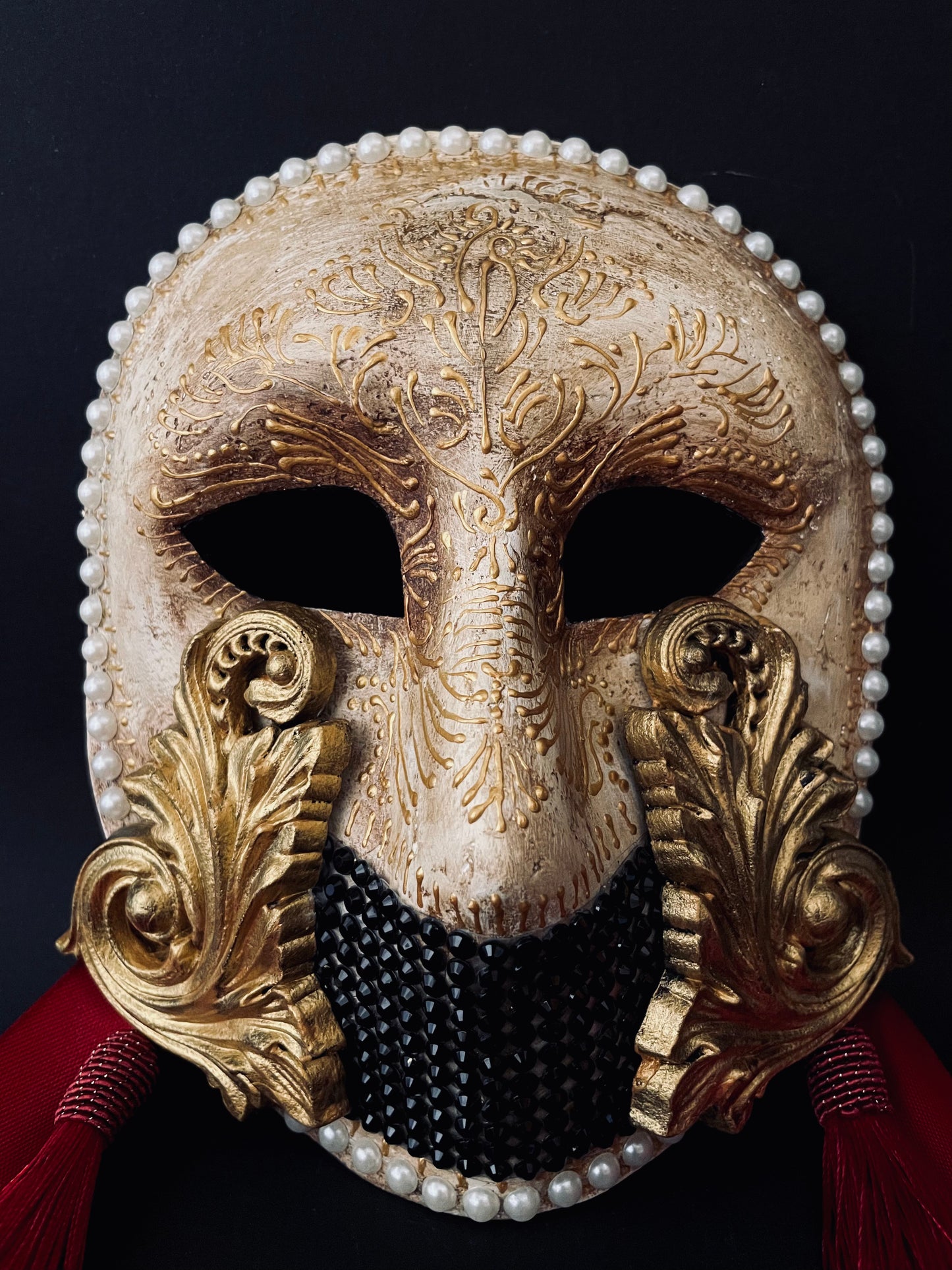 Moretta mask with silk tassels